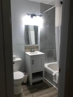 Bavarian Orchard Motel - 7
