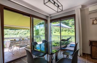 SARREN Villa Pool - 4