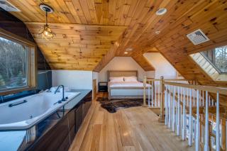 The Haüs Windham - Spacious Suites, Hot Tub, Mountain Views! - 1