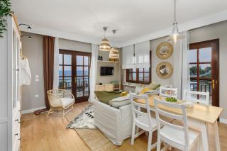 Azure Breeze - Coastal Chic Getaway by the Sea - Psakoudia - 7