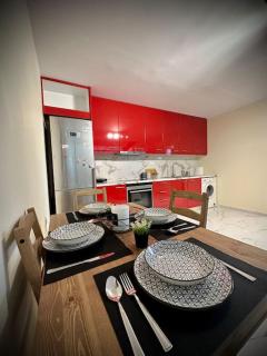 Red Harmony by the sea Pool and balcony - Kalamata - 7