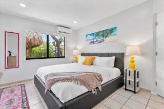 Walnut By The Sea - Hollywood - 9