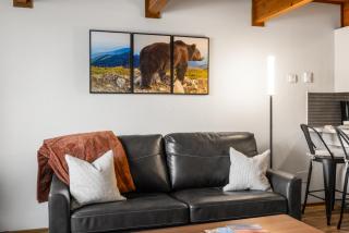 Otter's Den - West Yellowstone - 1