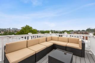 Pristine Townhouse With Rooftop Deck Near Canton! - Baltimore - 8