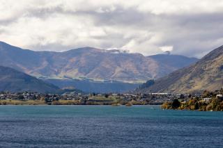 Scenic and Relaxing Lakefront Apartment - Queenstown - 4