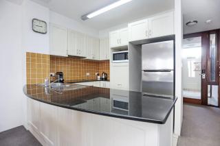Boathouse 107 Pool side apartment - Tea Gardens - 4
