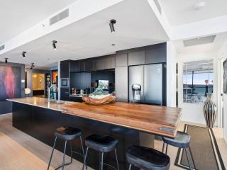 Exclusive Circle on Cavil Sub-Penthouse Luxury Apt - Hosted by Coastal Letting - Gold Coast - 1