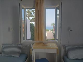 Kiki's dream apartment balcony with sea views - Chrissi Akti - 4