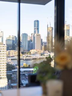 Explore BNE from our Cute 1-Bed Apartment in South Brisbane - 6