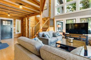 Gorgeous Long Lake Home with Dock, Kayak, SUP and More - Lacey - 8