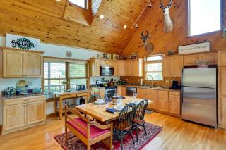 Pet-Friendly Vienna Cabin with Screened-In Porch! - Vienna - 3
