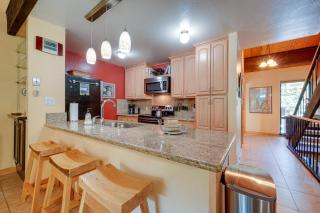 1 Mi to Lake Tahoe Condo with Deck in Kings Beach! - Kings Beach - 9
