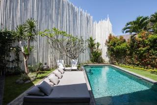Villa Xaloc by House of Winds - Stunning Balinese retreat next to Canggu - Kerobokan - 4