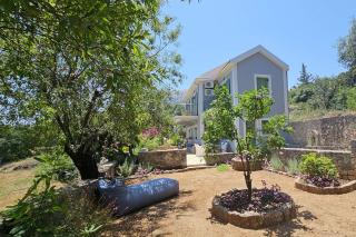 The Blooming House - Makriótika - 0