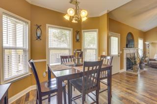Pet-Friendly Home with Fenced Backyard in Moundville - Moundville - 4