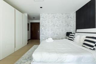 Nasma Luxury Stays - White Haven Studio With Charming Cityscape Views - Dubai - 2