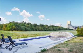 3 Bedroom Beautiful Home In Vintrie - - 1