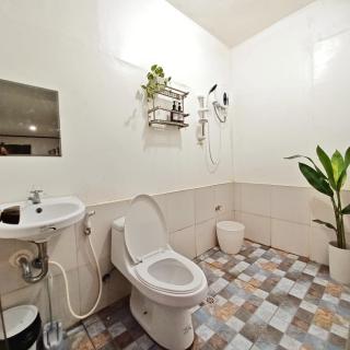 Pukaw Guesthouse with AC,private bathroom,wifi,common kitchen,great loc - 5