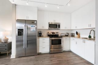 Magnificent Condo near Local Favorite Spots - New Orleans - 4