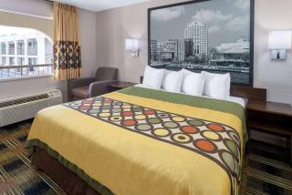 Super 8 by Wyndham Williamsburg/Historic Area - 1
