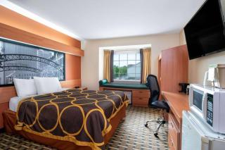 Super 8 by Wyndham Columbus West - Columbus - 2