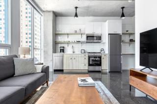 River N 1BR w Gym Pool nr L stop Beach CHI-358 - 9