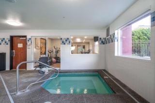 Best Western Lake Oswego Hotel & Suites - Lake Oswego - 1