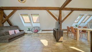 Rooftop proprety with Large Terrace & Stunning Views - Brașov - 1