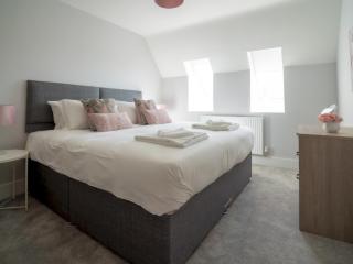 The Stables Stylish cottage with hot tub and parking - Pass the Keys - 6