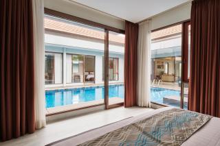 Kirei Mountain View Villa 7 bedrooms with a private swimming pool - Bandung - 9