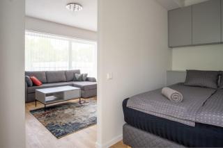 Perfect location, air-conditioning, big balcony, private parking! - Pärnu - 2