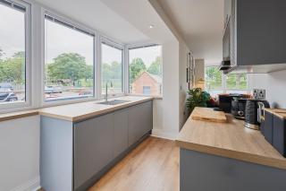 Host & Stay - Scarborough View Luxury Apartment - 1