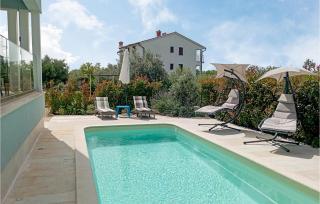 4 Bedroom Awesome Home In Fazana - 3