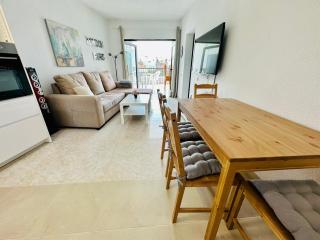 Ocean Front Cozy 2 Bedroom, 3 beds SPACIOUS- Netflix, POOL, Beach Lift & Fast WIFI - Playa del Inglés - 3