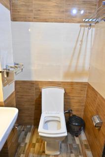 K & K Hotel - Jabalpur - 4