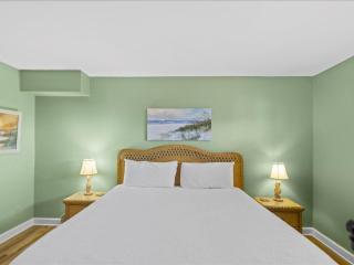 Holiday Surf and Racquet Unit 719 - 3