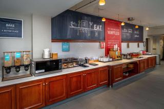 Hampton Inn Charleston Downtown - 1