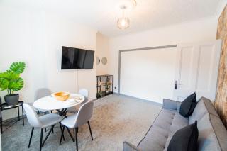 Stylish 3 Bedroom House - Central Location - Nottingham - 9