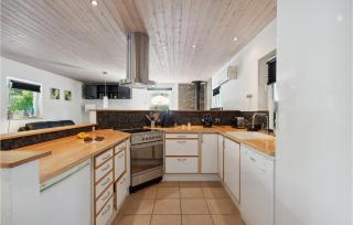 Cozy Home In Glesborg With Wifi - 2