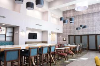 Hampton Inn and Suites Dallas/Lewisville-Vista Ridge Mall - Lewisville - 1