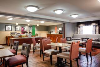 Hampton Inn Dubuque - Dubuque - 2
