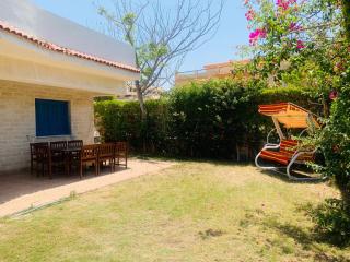 Chalet 3 bedrooms 2 toilets lotus north cost stand alone 3 Ac 2 stand fan families are preferred - 2