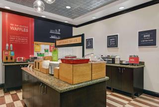 Hampton Inn Farmington - 1