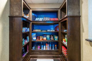 Hampton Inn & Suites Florence Center - 2