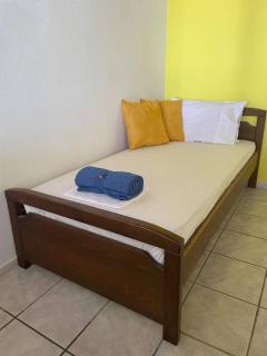 Yellow Beach House - Logaras - 3