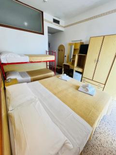 Hotel Columbia Frontemare - Rimini - 2