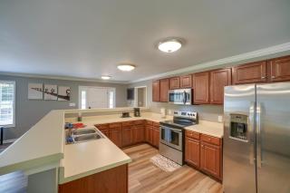 Guntersville Lake House Dock and Boat Ramp Access! - Scottsboro - 1