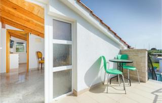 4 Bedroom Stunning Home In Pomer - Pomer - 3