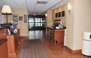 Hampton Inn Macomb - Macomb - 3
