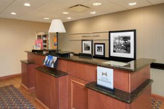 Hampton Inn Macomb - Macomb - 1